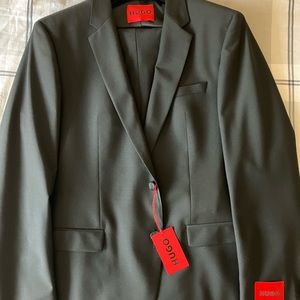 HUGO BOSS BEAUTIFUL BRAND NEW SUIT. Black, Size 42R, Slim Fit